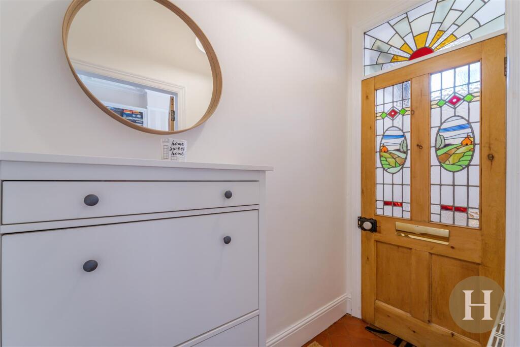 Hadleigh Estate Agents-1.jpg