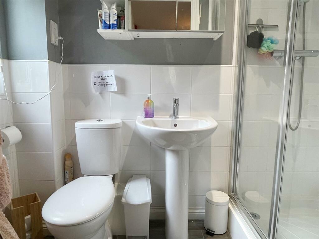 En Suite 1.JPG