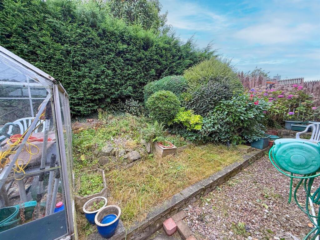 3 bed semi, Oakworth