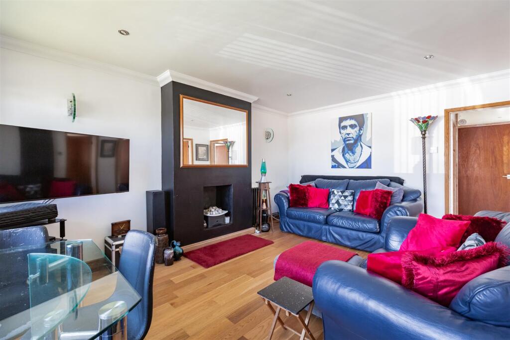 2 Selbourne Close-HR14.jpg