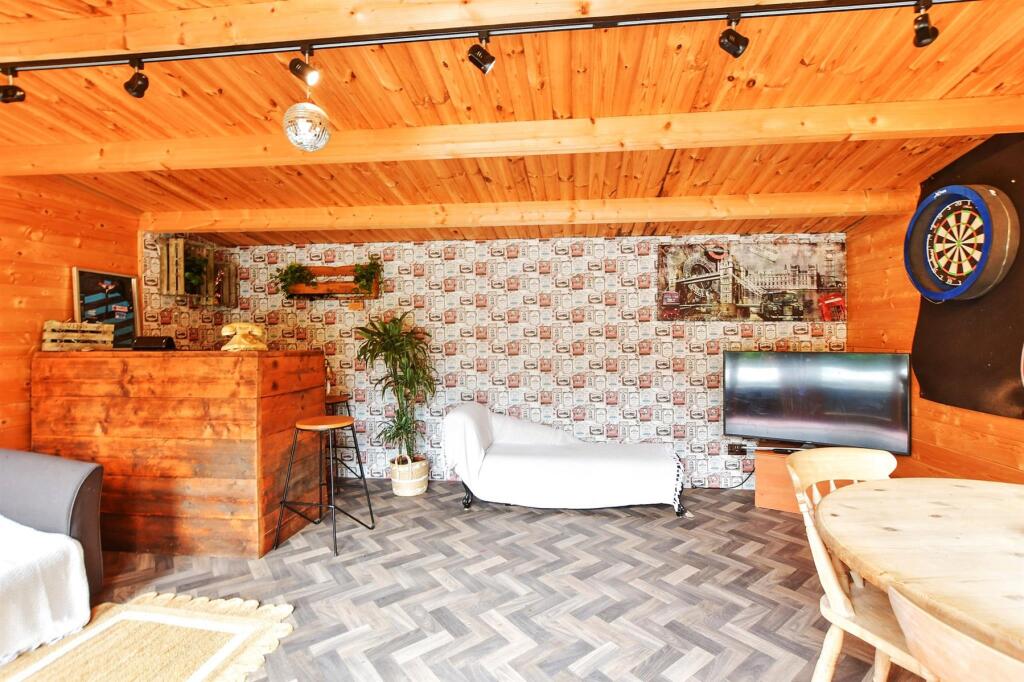 Workshop/Outbuildings