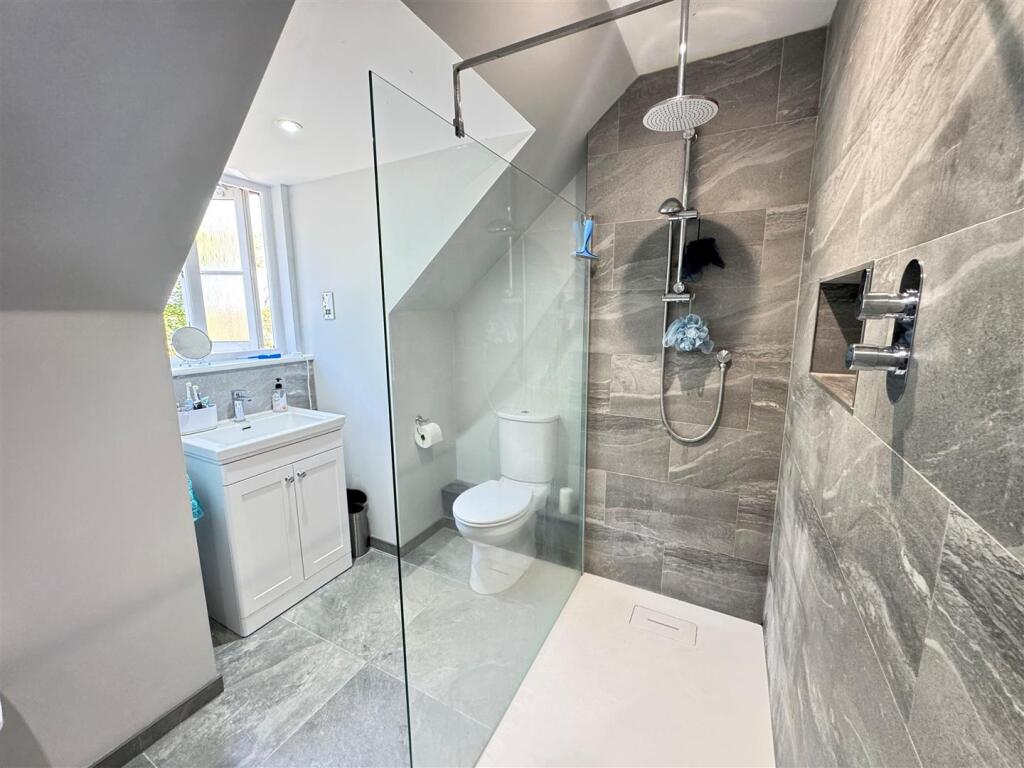 Ensuite.jpg