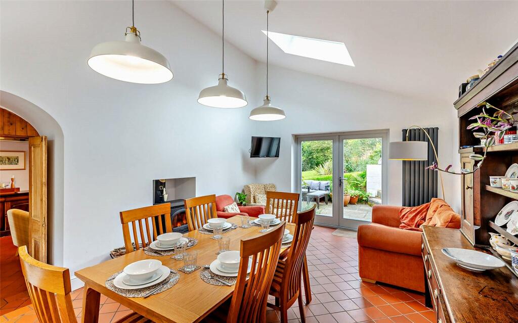Living Dining Area