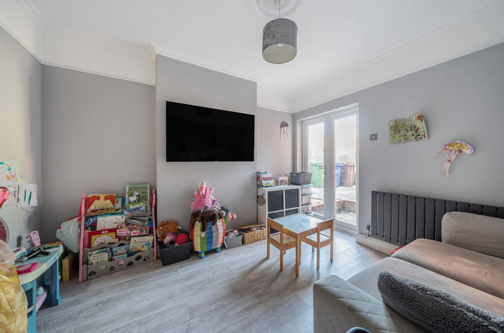 12-682219cff09a3-...