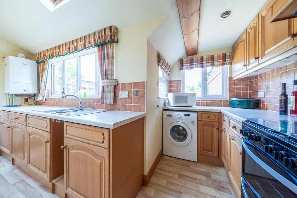 L-Shaped Kitchen