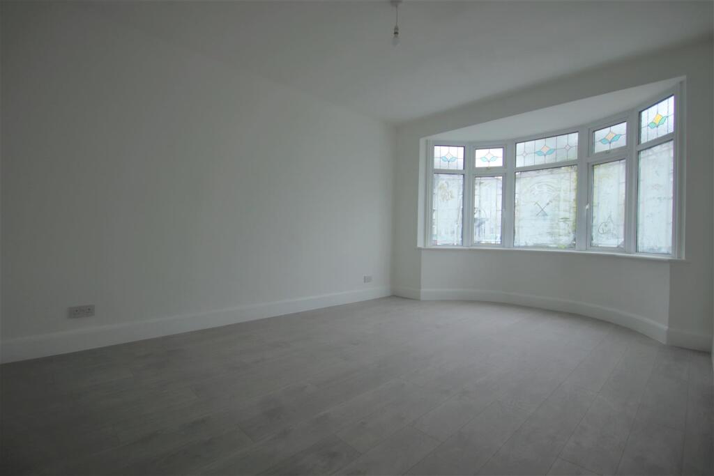 Lounge 2.jpg