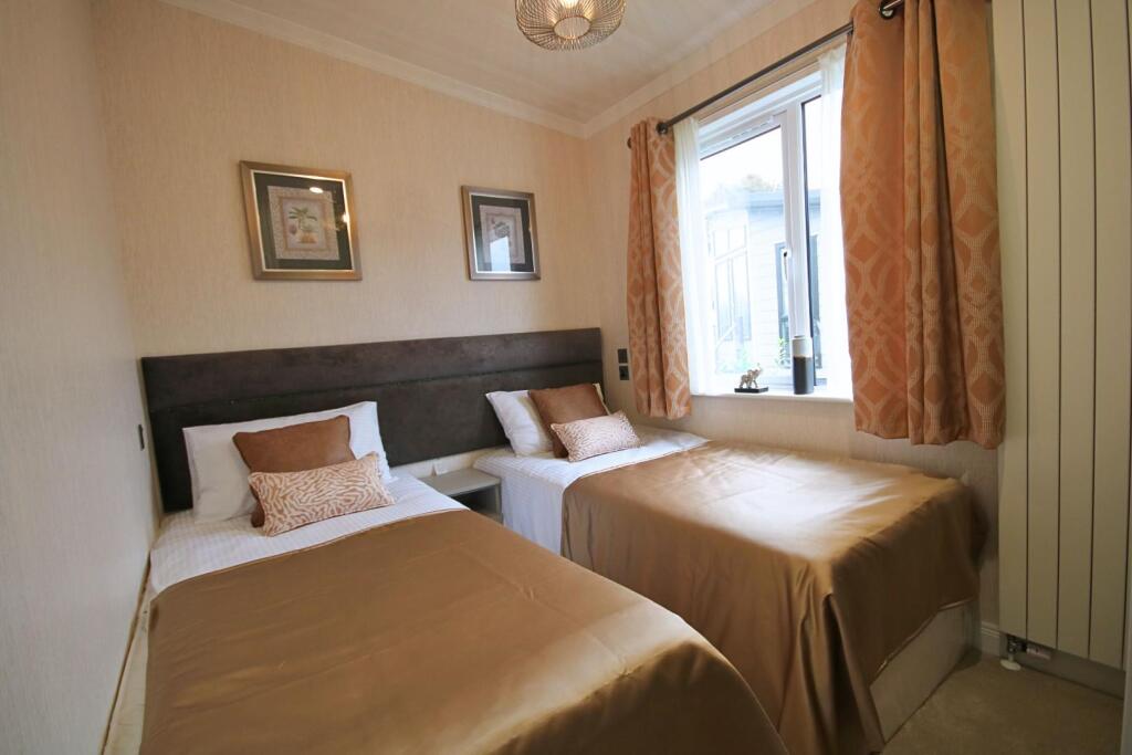 bed2 (16).jpg