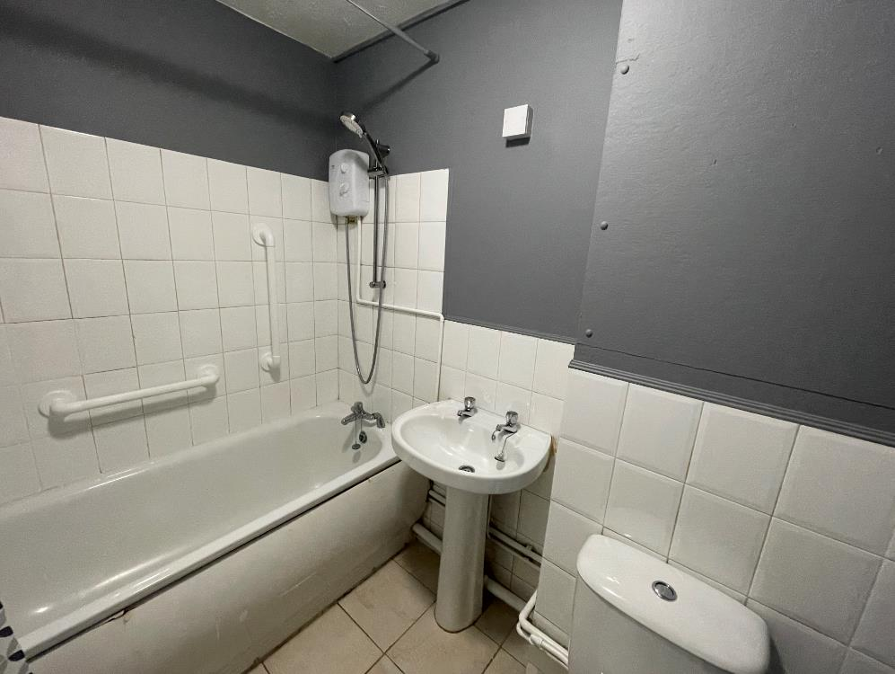 bathroom 2.PNG