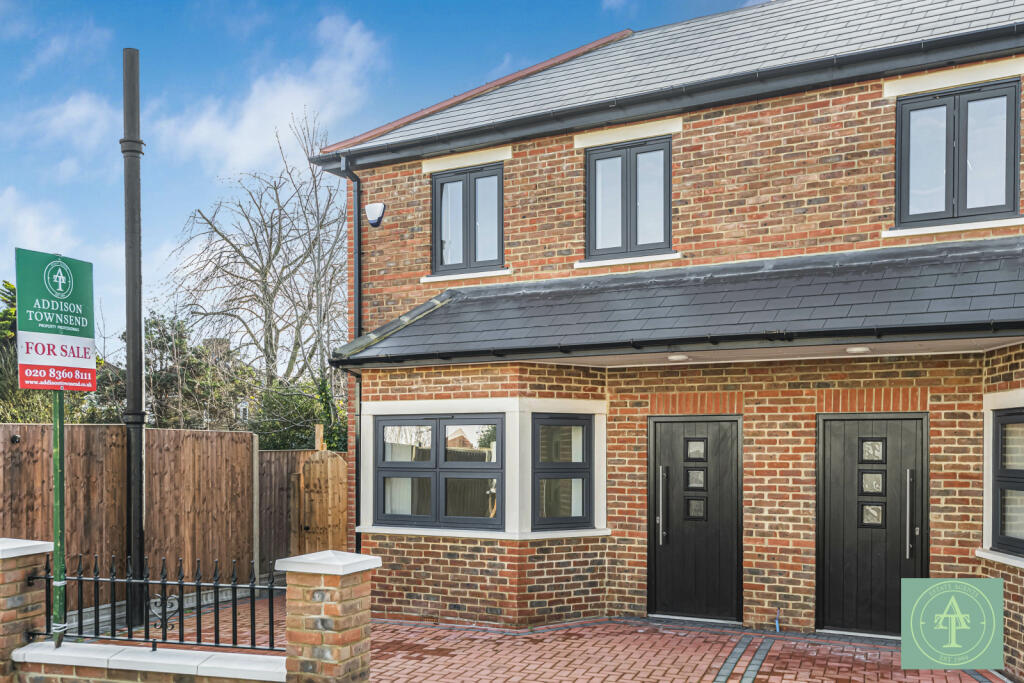 new build Three Bedroom Semi Detached House