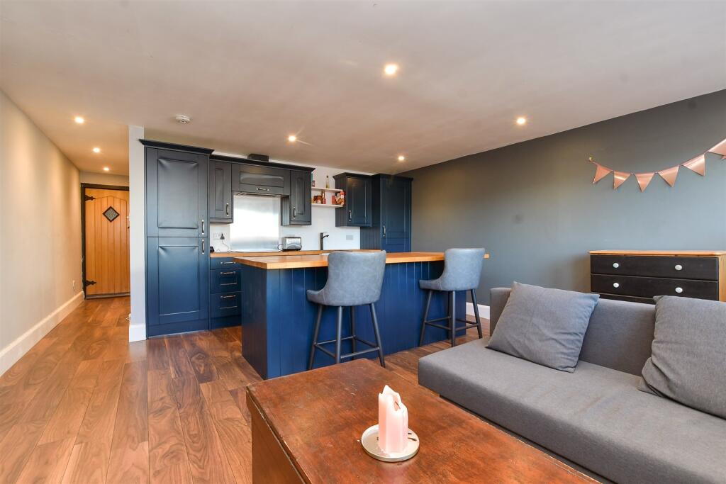 Kitchen / Lounge / Diner