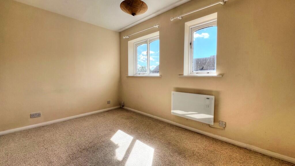 23 Balmoral Way 1...