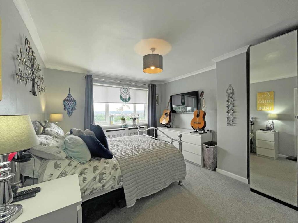 Wycliffe Road 39 - Bed 1.jpg