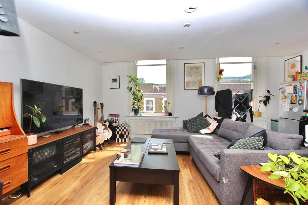 Stoke Newington High Street, N16