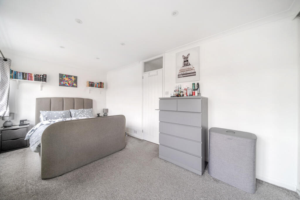 1376116-9-690c8f7...