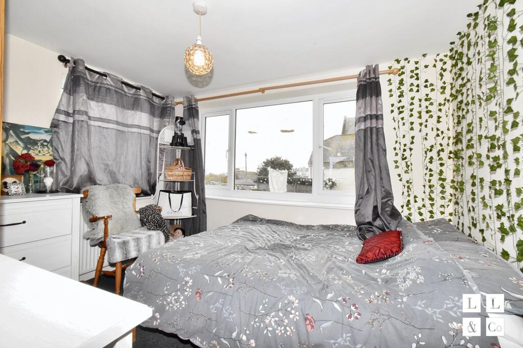 GARDEN FLAT