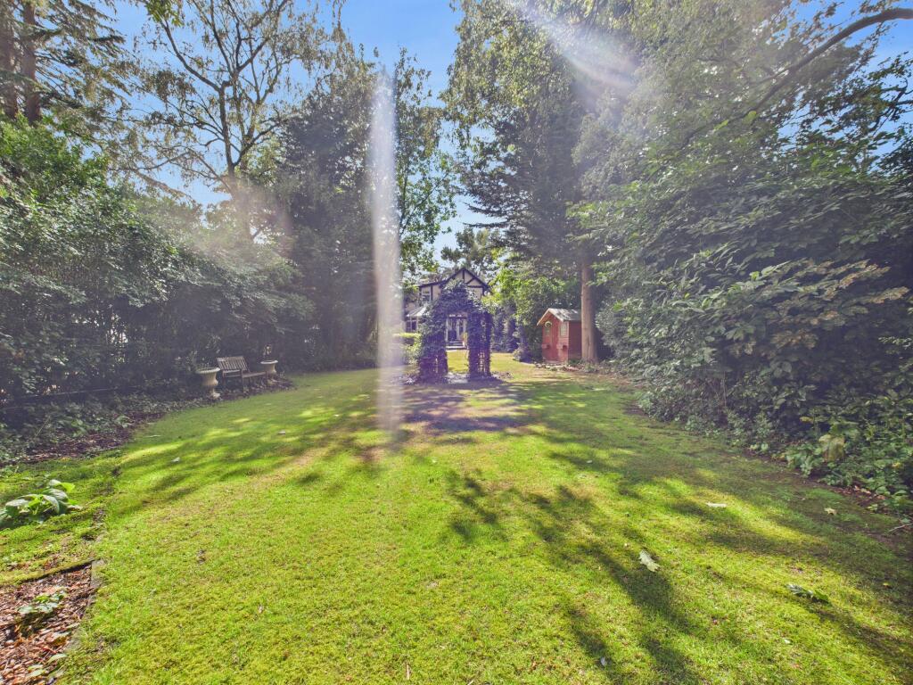 CAM05192G0-PR0121-STILL033