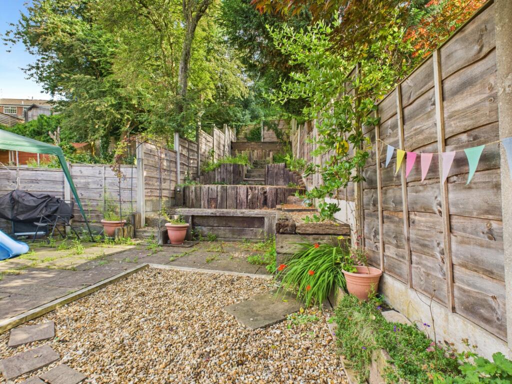 CAM03729G0-PR0109-STILL022