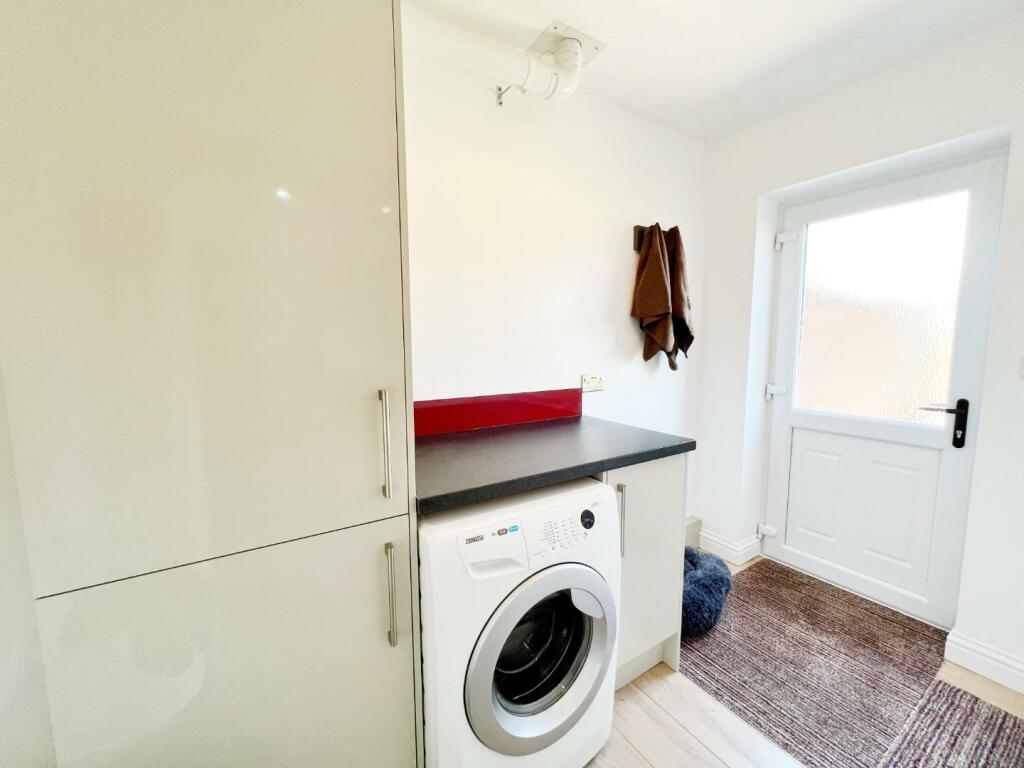 Kitchen 5.jpg