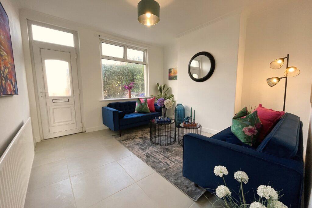 Derbyshire Lane- Lounge