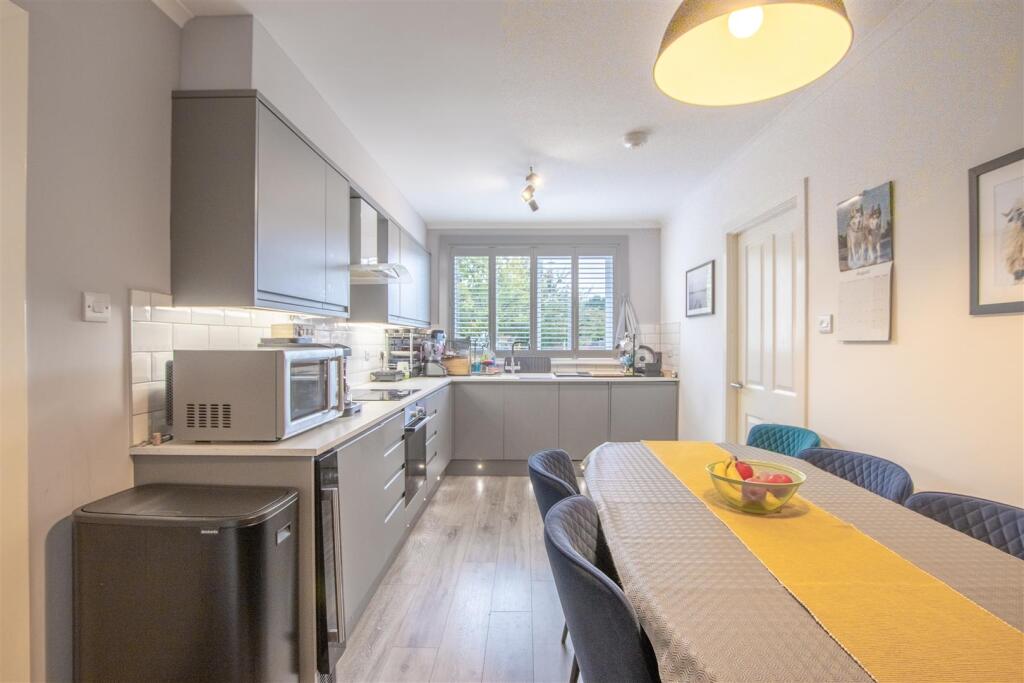 kitchen-1.jpg