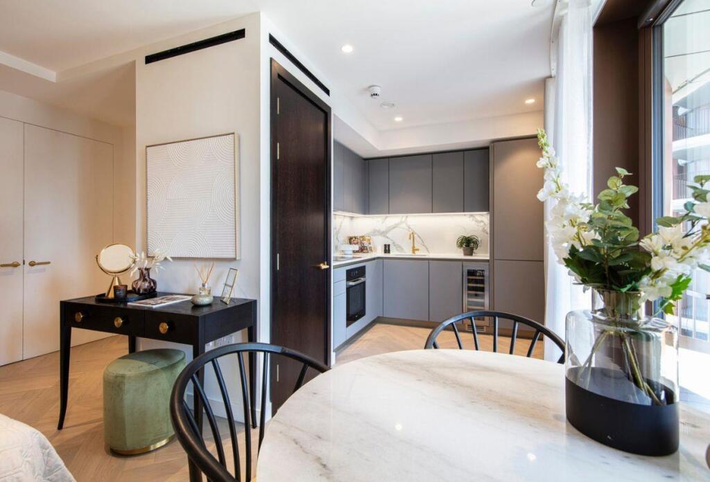 Triptych Place, 00204.jpg