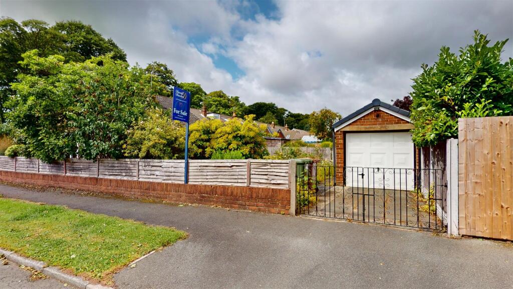 Longwood Close