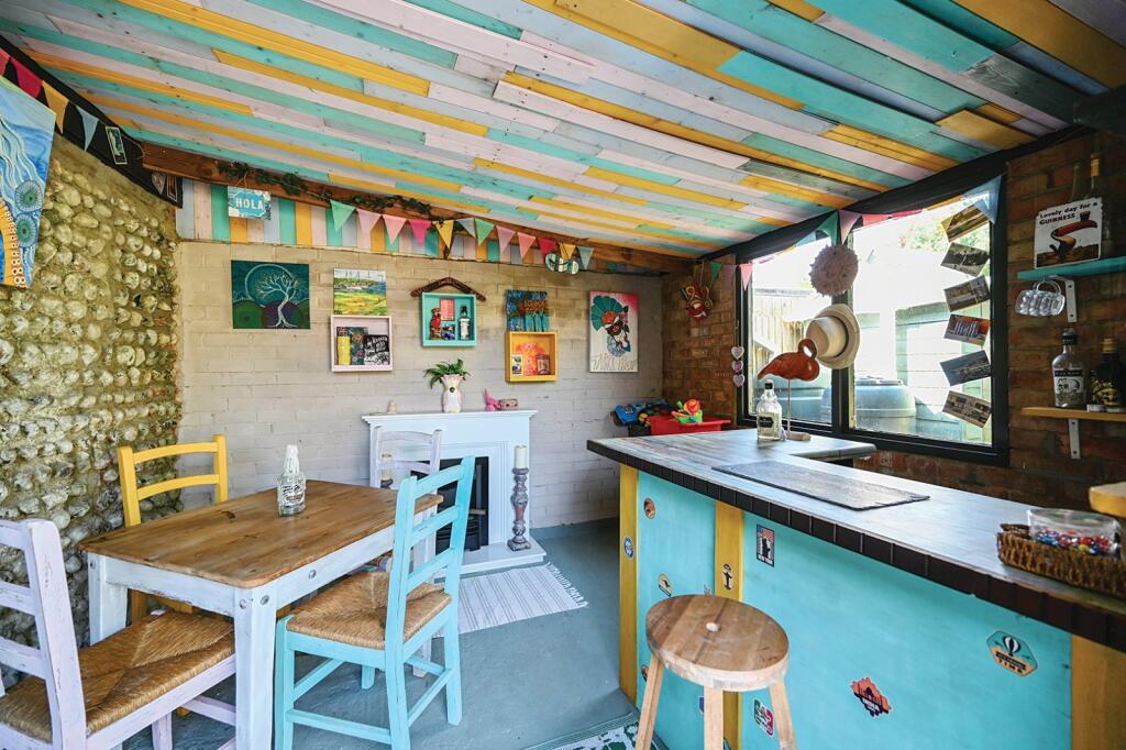 Garden Bar