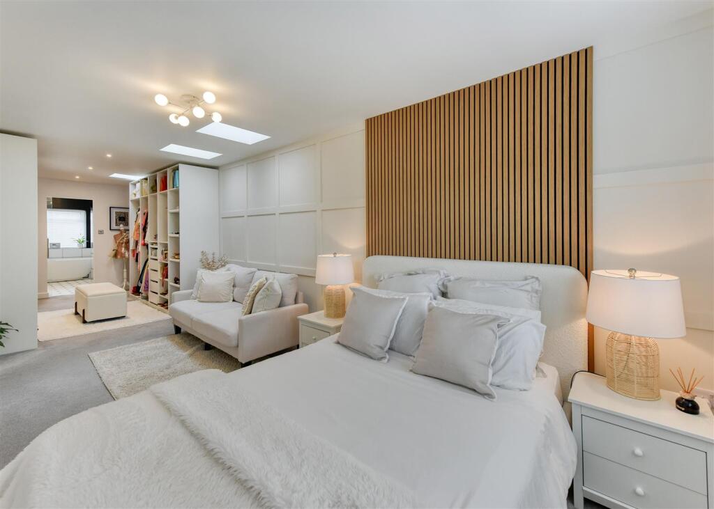 Hydeaway House-bed1b.jpg