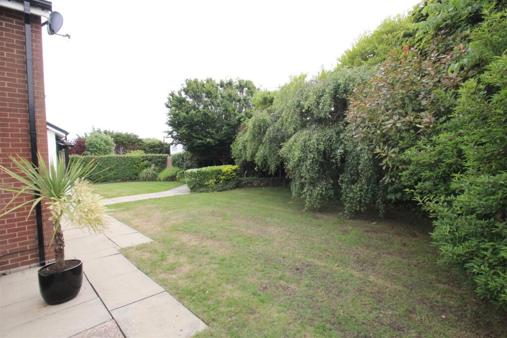 Fieldway, 4 Outside 3.JPG