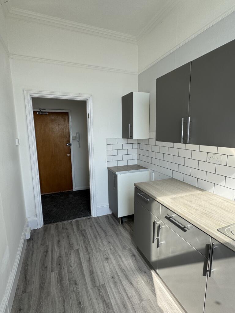 Flat 3 South Cliff House -kitchen1