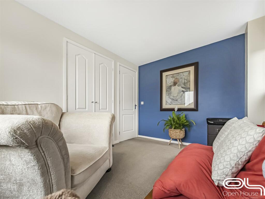 Lawns Drive (30).jpg