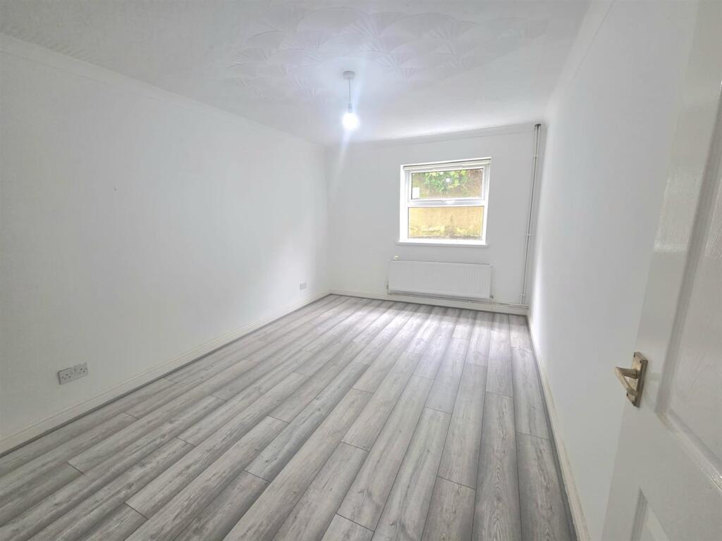 Bedroom 2.jpeg