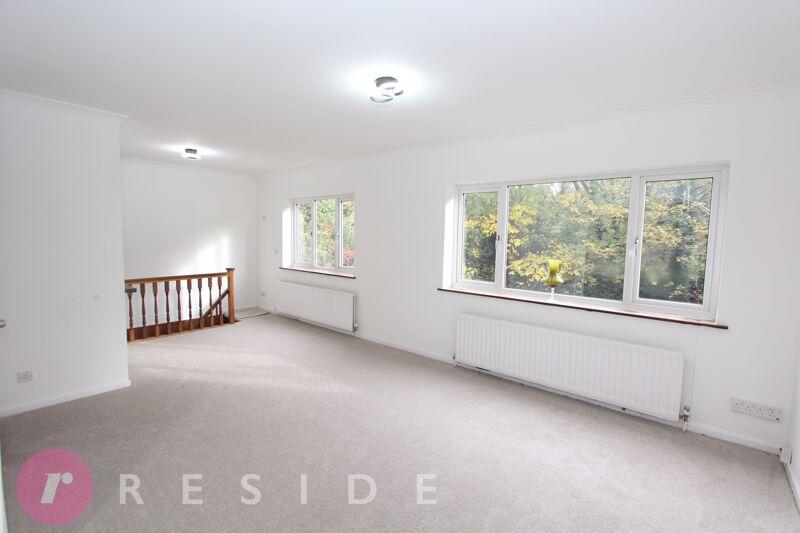 Lounge / Dining Area