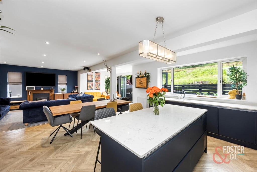 Valley Drive, 91-010.jpg