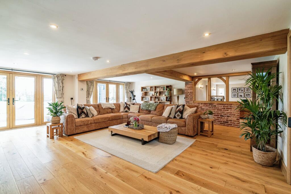 Lounge / Dining Room