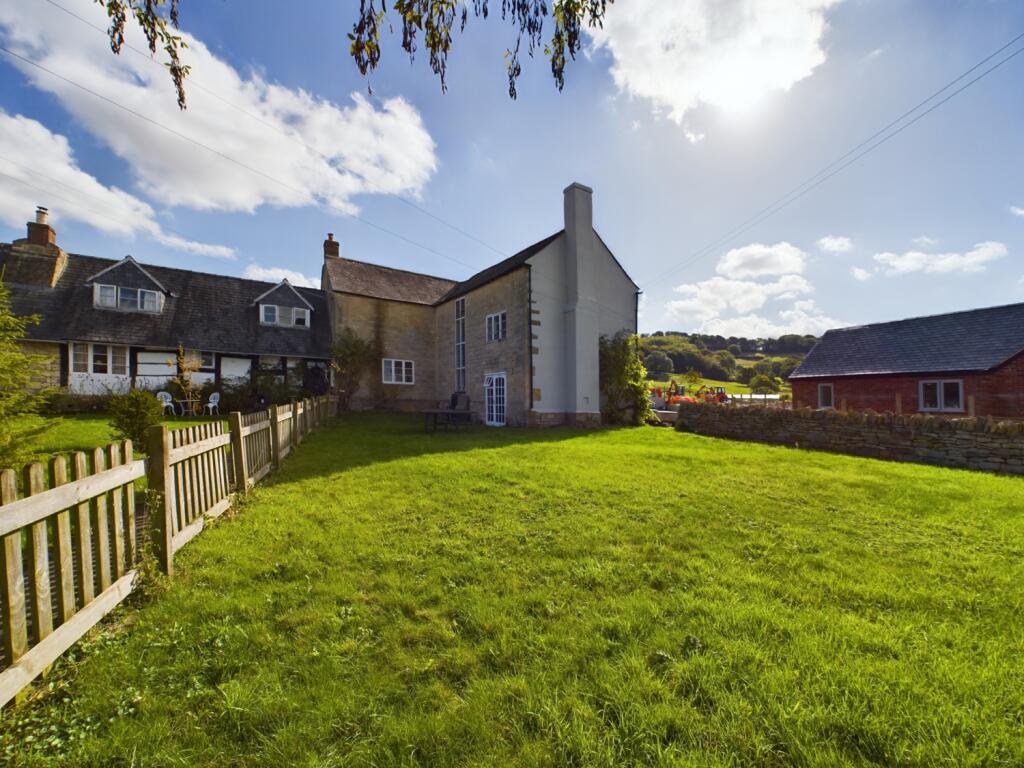 CAM01740G0-PR0279-STILL012