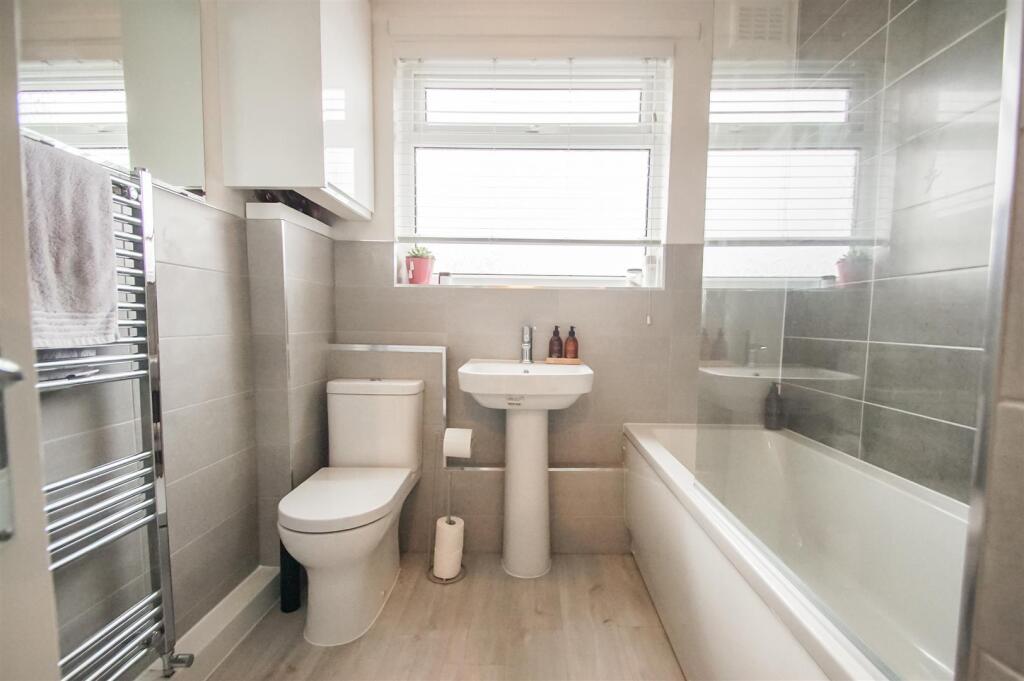 12 Richmond bathroom.jpg