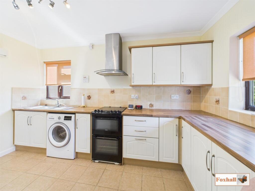 Kitchen / Breakfast Room