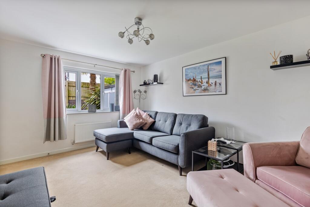 A06 - 2 Hollyhock Way, Paignton - 250730