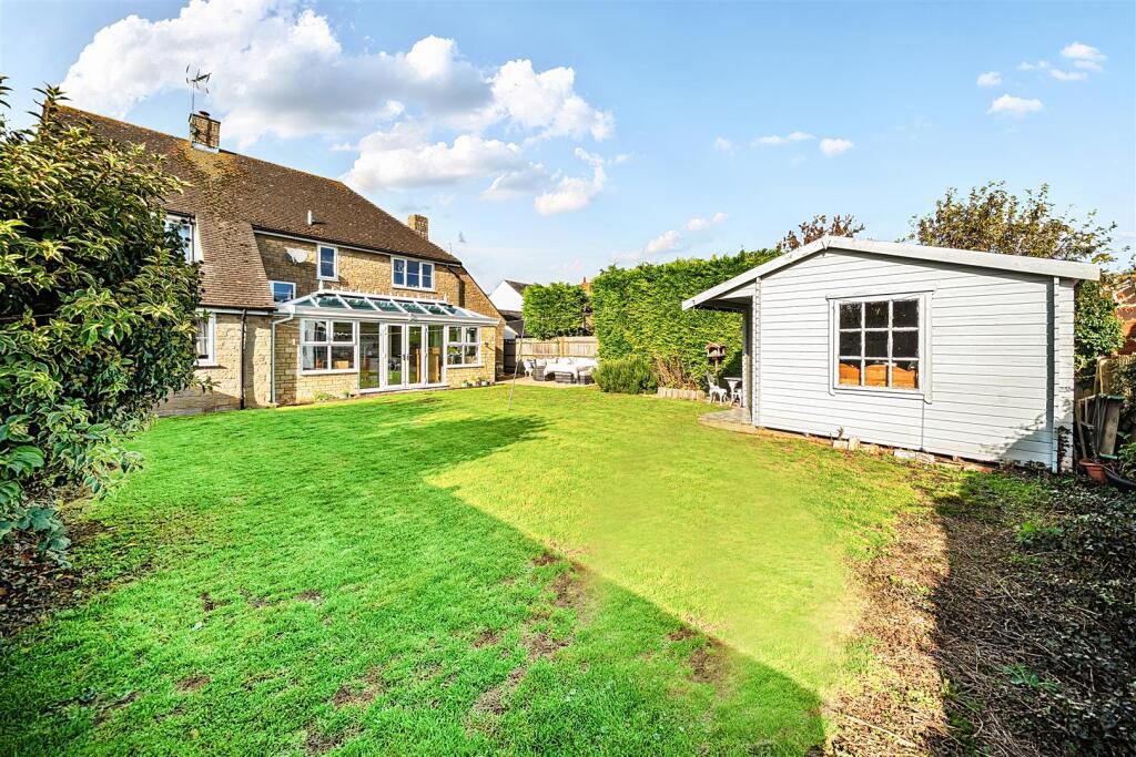 60a Careys Road, Pury End (4).jpg