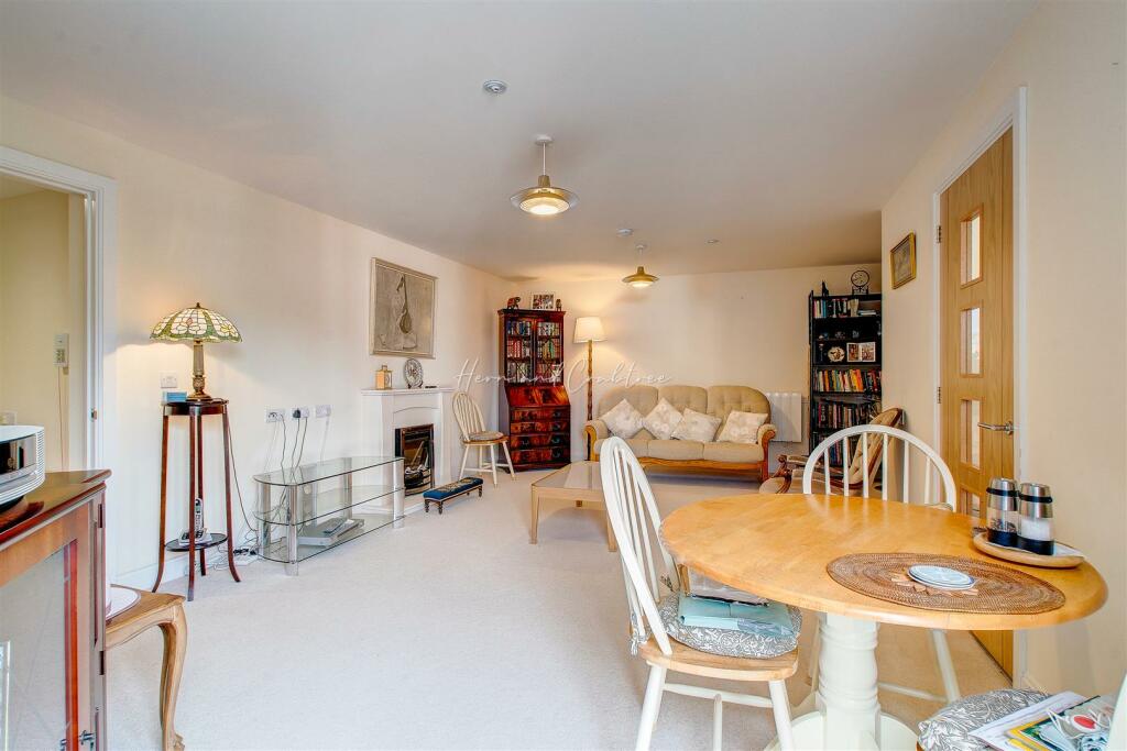 Llys Isan, Llanishen, HernCrabtree (3).jpg