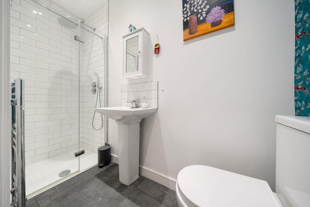 Downstairs Wc/Shower