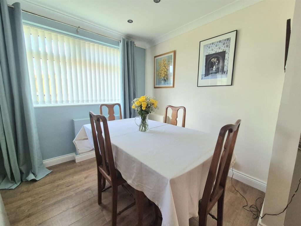 Through Lounge Diner