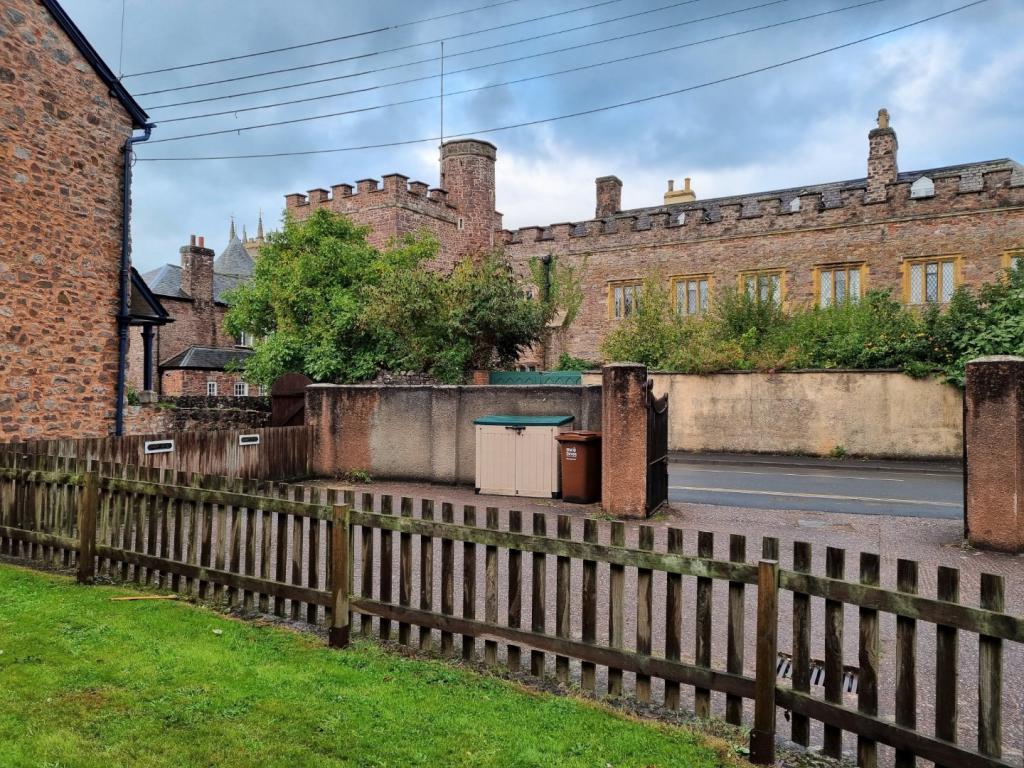 Tiverton, Seddons