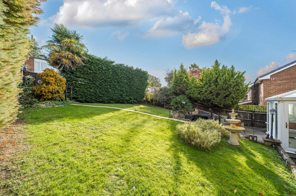 1372412-9-68ff918...