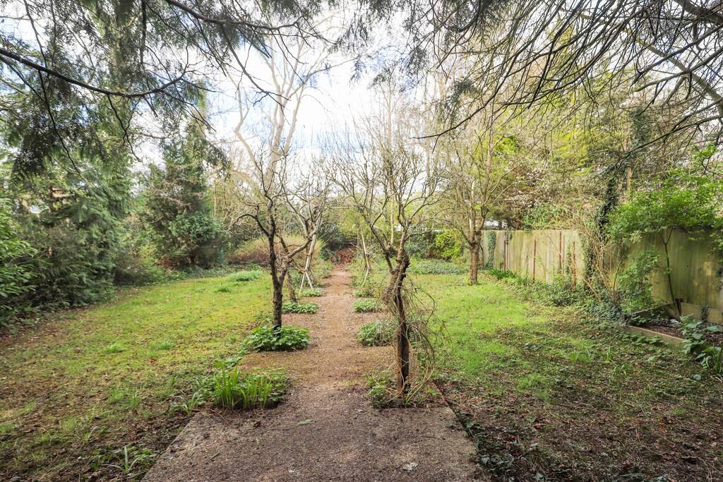 38 Cuckoo Hill Dr...