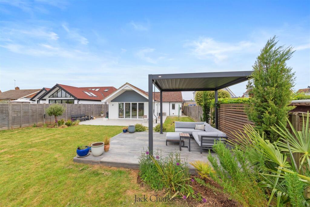 28 Barchester Way-46.jpg