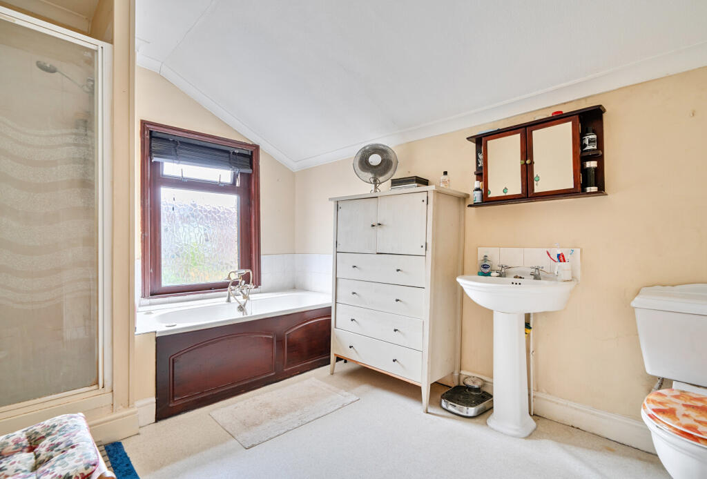 1394220-21-694a89...