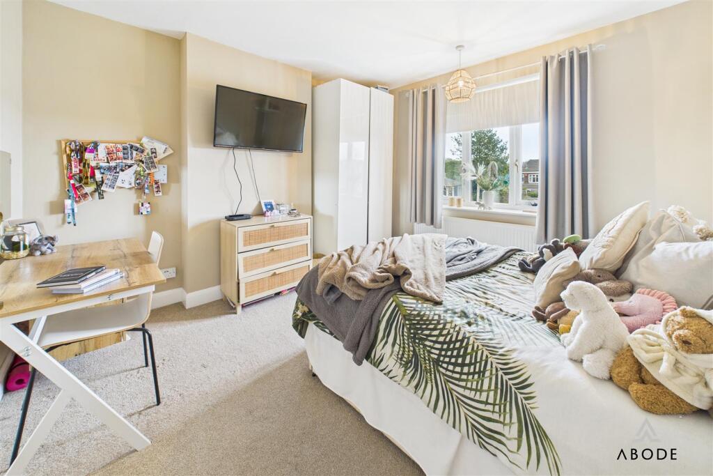 CAM03645G0-PR0172-STILL009.jpg