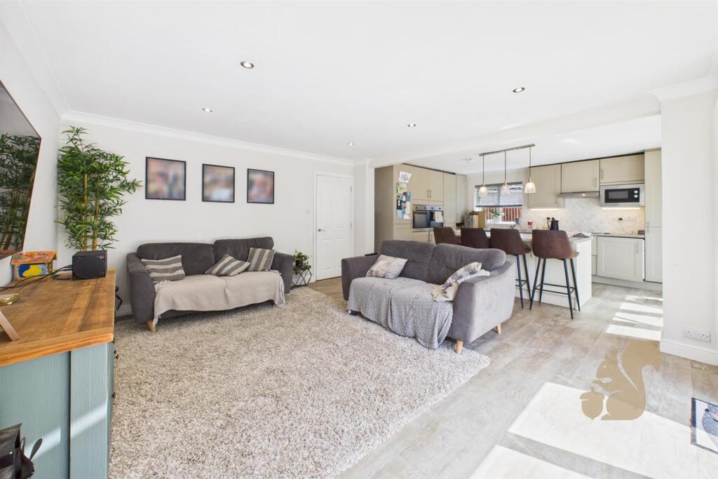 Kitchen/Reception Area